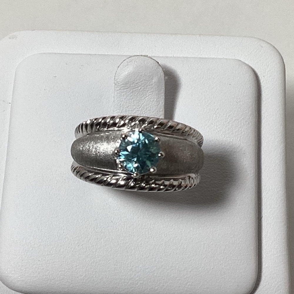 NEW 14k W. GOLD BLUE ZIRCON RING